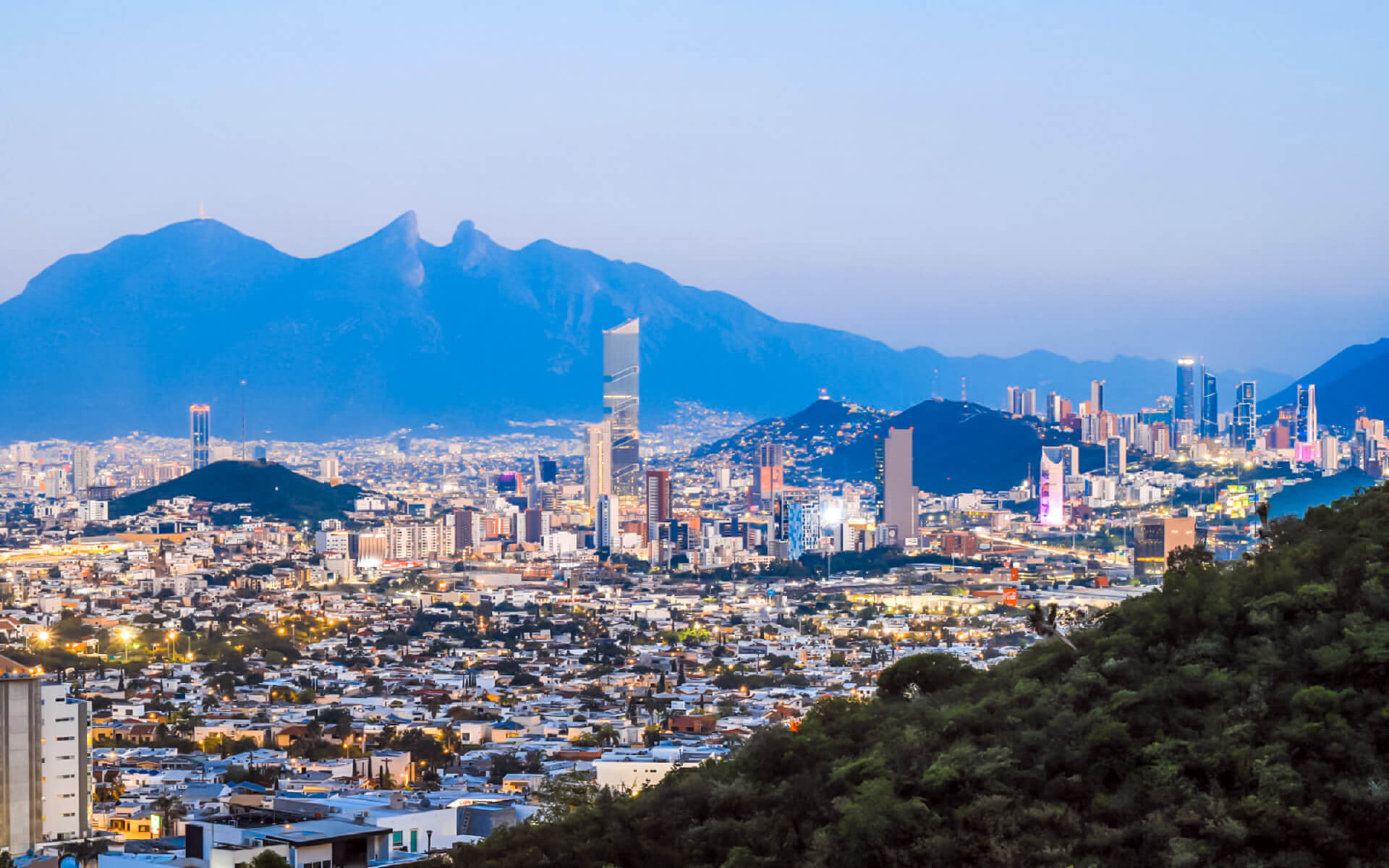 León – Monterrey: A Complete Guide to Traveling Between Two Mexican Giants